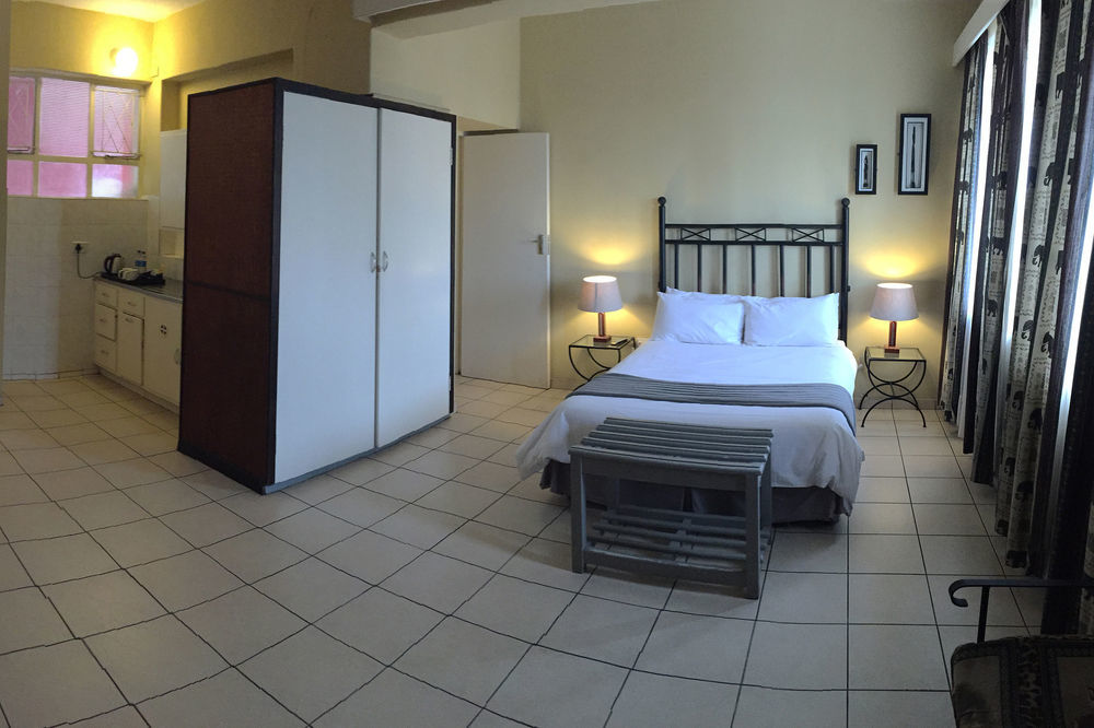 N1 Hotel Bulawayo Exterior photo